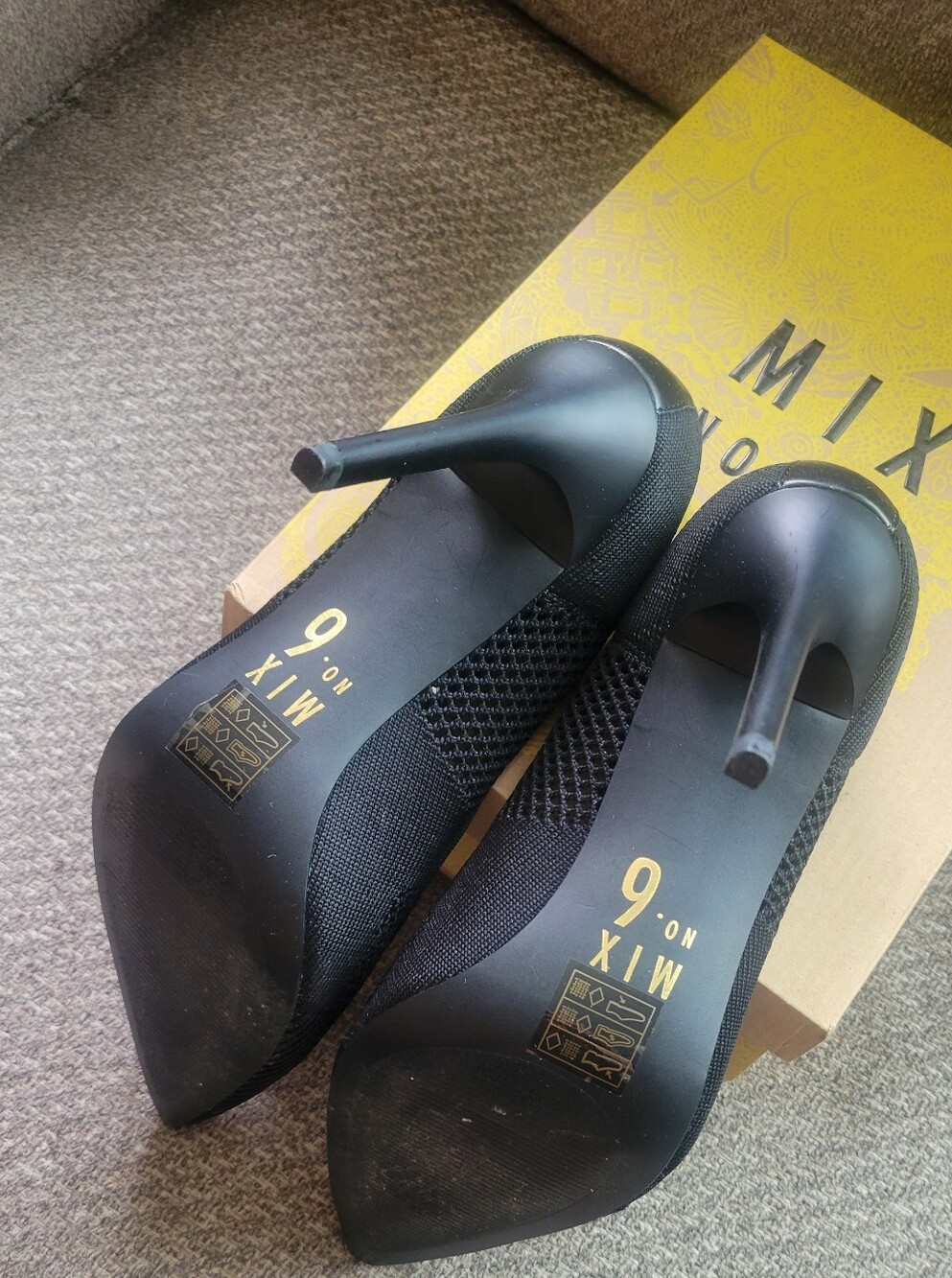 Mix No. 6 Black Knit Pointed-Toe Pumps- Size 9 1/2 - Picture 6 of 7